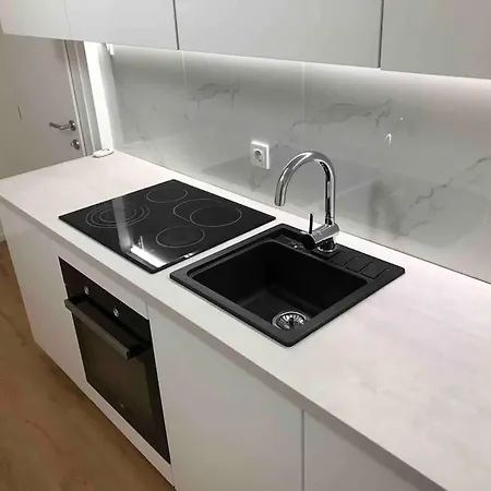 Spacious Near Train Station * Любляна